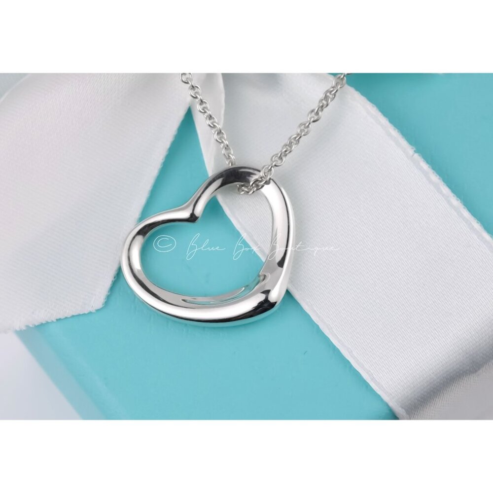 Tiffany & Co. Elsa Peretti Vintage Open Heart Pendant Medium Necklace 16" Chain